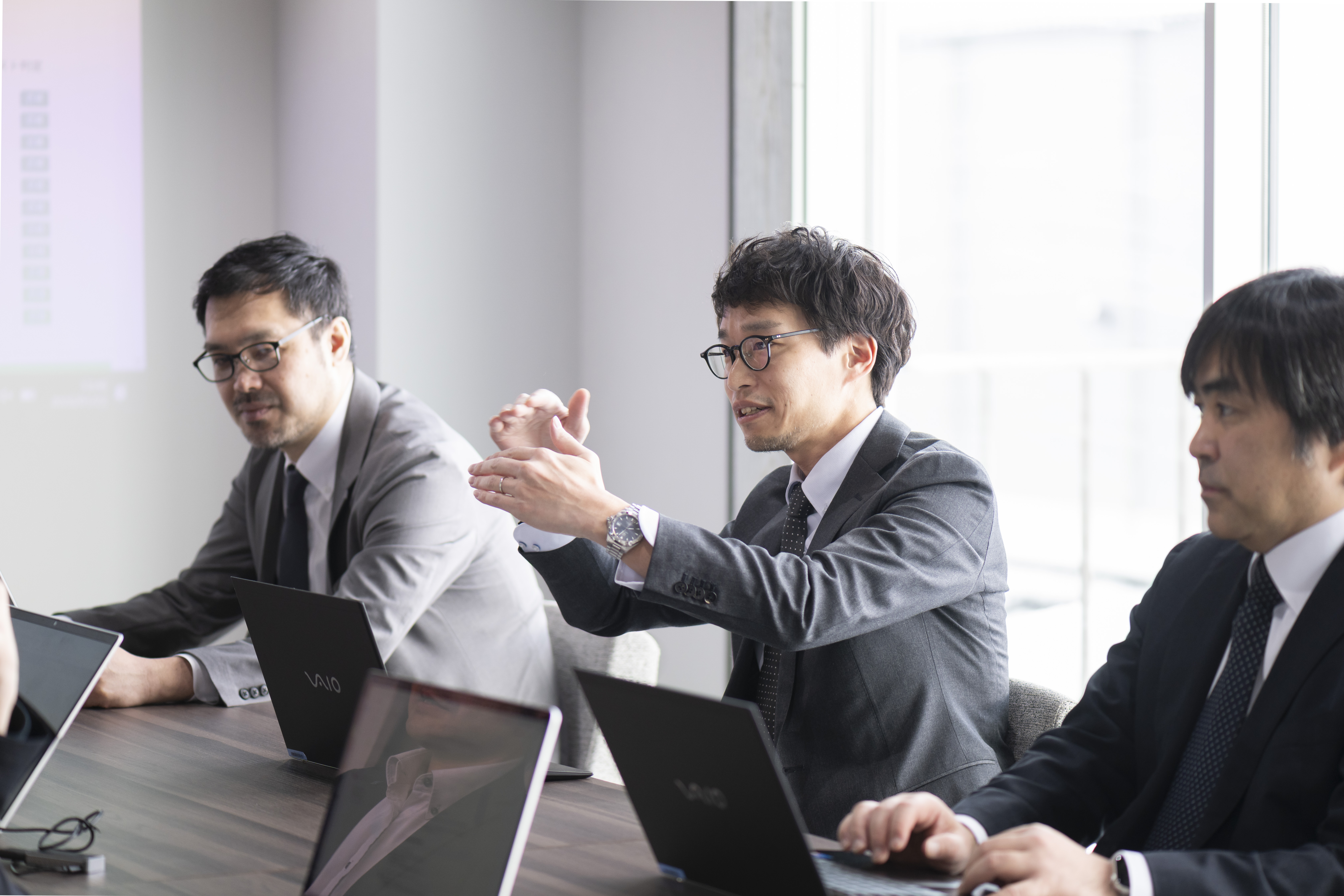 今回のプロジェクトを担当したNTTデータ北陸・NTTデータ先端技術メンバー